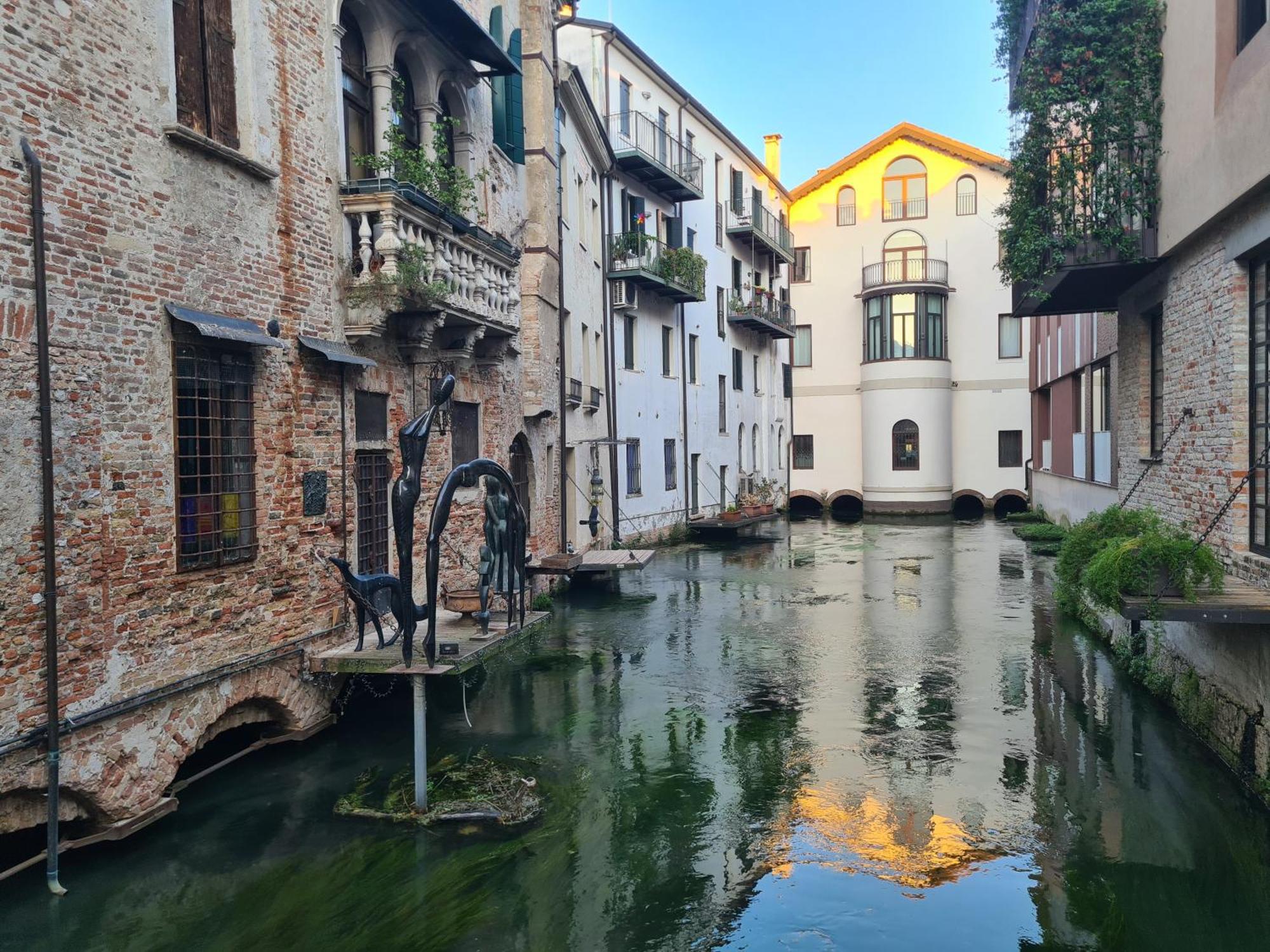 Romantico Alloggio Arteeacqua In Centro Apartment Treviso Exterior photo